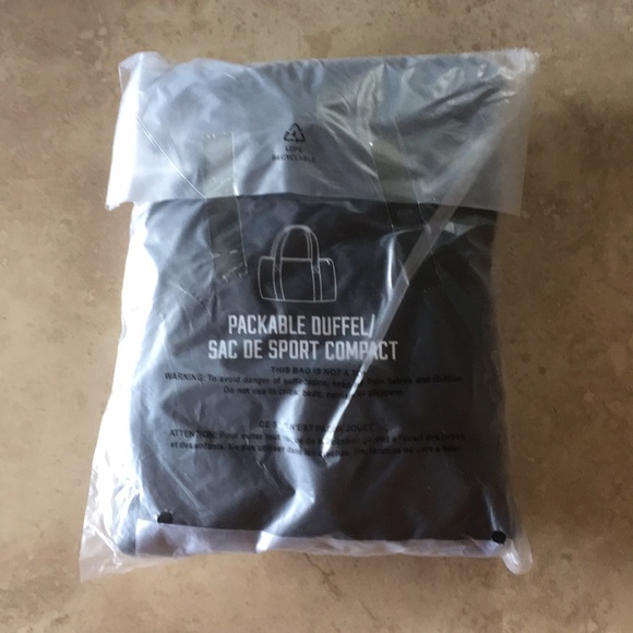 PINK Packable Duffle Bag (Camo) - Picture 3 of 4